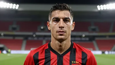 Queens Park Rangers have confirmed the loan signing of Glen Kamara from Stade Rennais with an option to buy